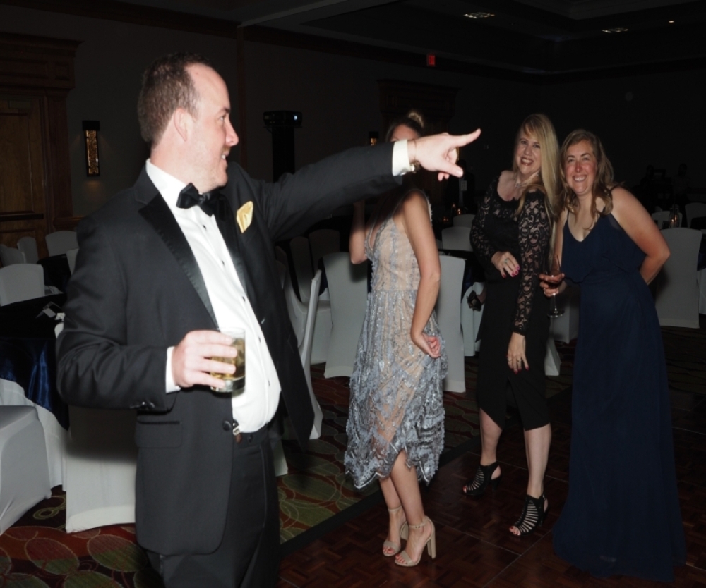 Gala guests dancing